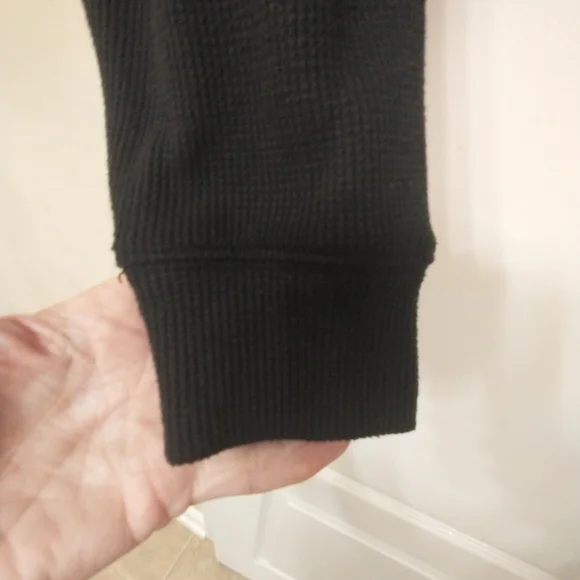 PINK Victoria's Secret Black Long Sleeve Cropped Pajama Top - Picture 4 of 13